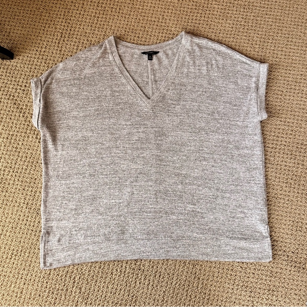 Banana Republic Woman’s Heather Gray V-Neck Short Sleeve Oversized Knit Top - Picture 4 of 6